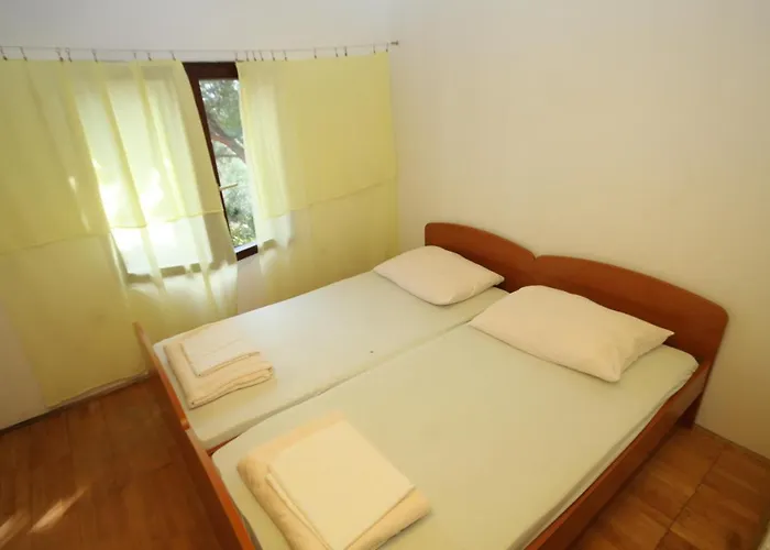 By The Sea - Pasman - 8405