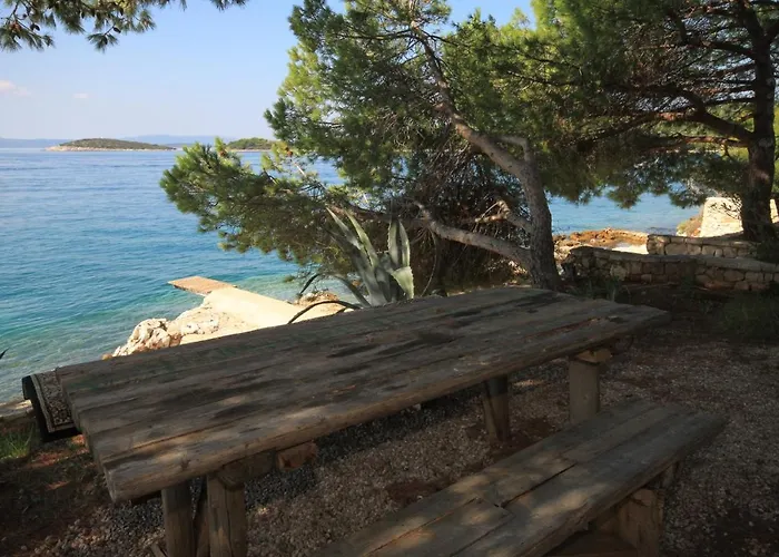 By The Sea - Pasman - 8405